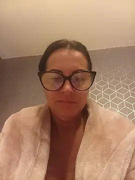 VelvetNaughty-Shem live cam on Stripchat