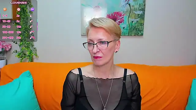 iamyourdream89 live cam on Stripchat