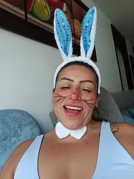 maynor_1998 live cam on Stripchat