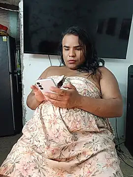 lucianaosorno的直播画面