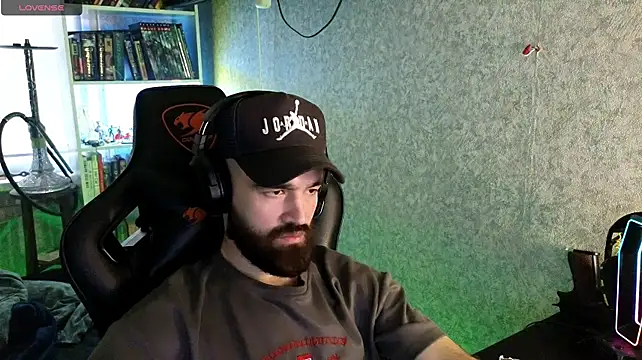 _Serious_Man live cam on Stripchat