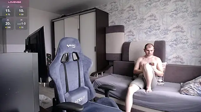 SerzhKorol1 live cam on Stripchat