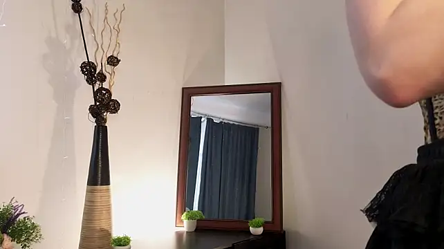 CarmelitaRamella live cam on Stripchat