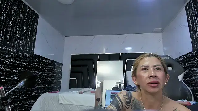 Ladyy_Scarlett