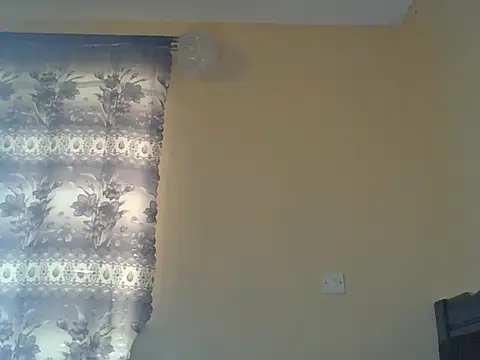 Goldenpixie live cam on Stripchat