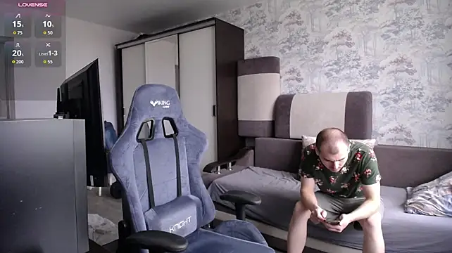 SerzhKorol1 live cam on Stripchat