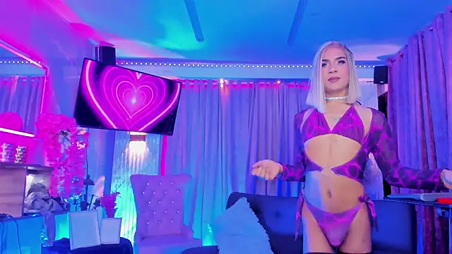 Queens_Wonders_Blonders live cam on Stripchat