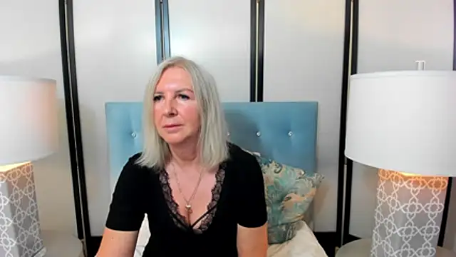 EricaTop live cam preview