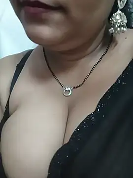 Nyra-23 live cam on Stripchat