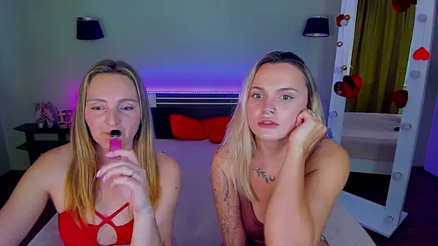 MagicEyess live cam on Stripchat