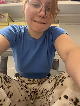 slaviccandy (F young) - LET STRANGER TASTE MY FINGER AFTER PUSSY