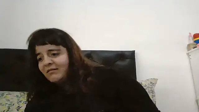 Bombon_ok live cam on Stripchat