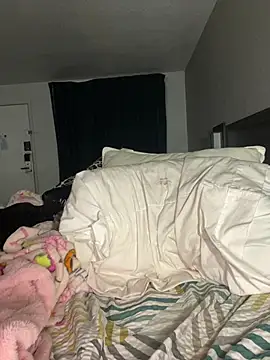 Loopsies live cam on Stripchat