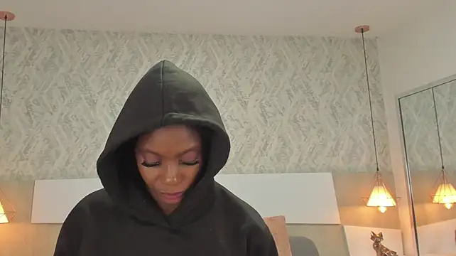 Tisha-Cole webcam