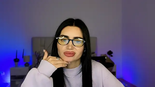 Little_miaa_ live cam on Stripchat