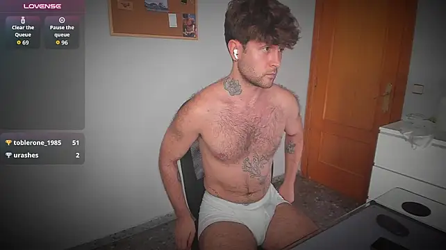 HonestAndrew live cam on Stripchat