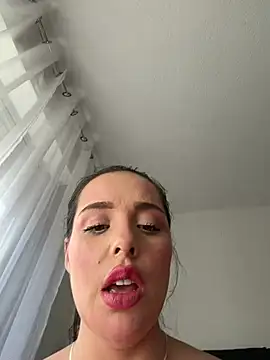 Alirawrz님의 방송 화면