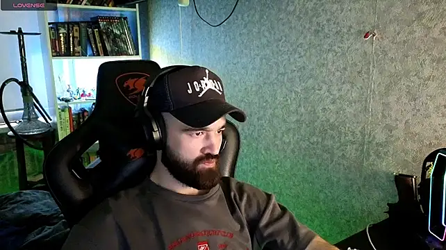 _Serious_Man live cam on Stripchat