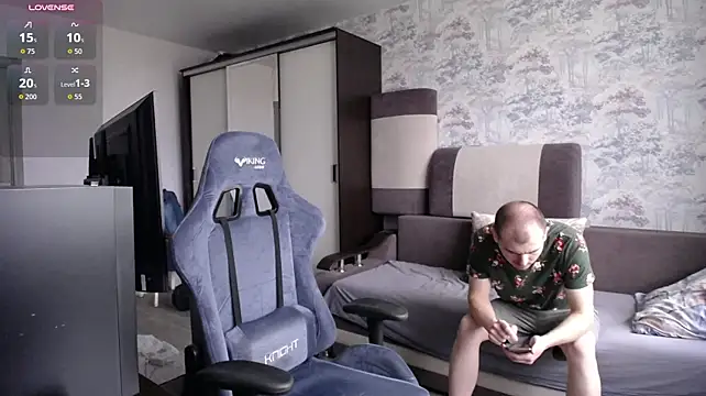 SerzhKorol1 live cam on Stripchat