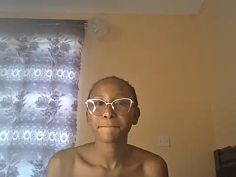 Goldenpixie live cam preview