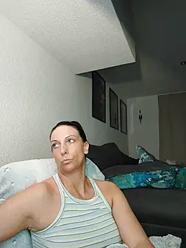SexyJulia21 live cam on Stripchat