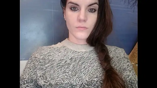 AliceTailor live cam on Stripchat