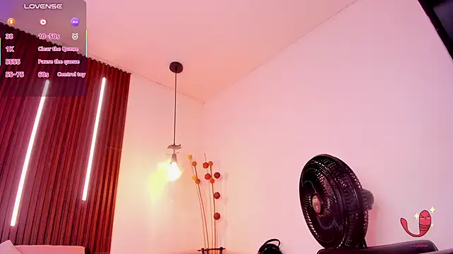 sweetlolihot_ live cam on Stripchat