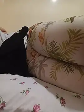 Farah-_nono live cam on Stripchat