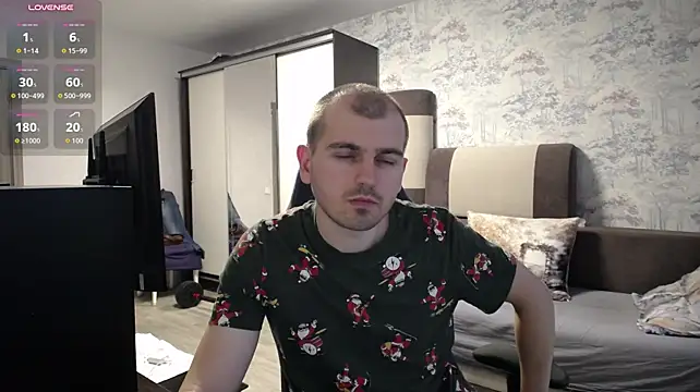 SerzhKorol1 live cam on Stripchat