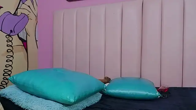 arii_lulpcm live cam on Stripchat
