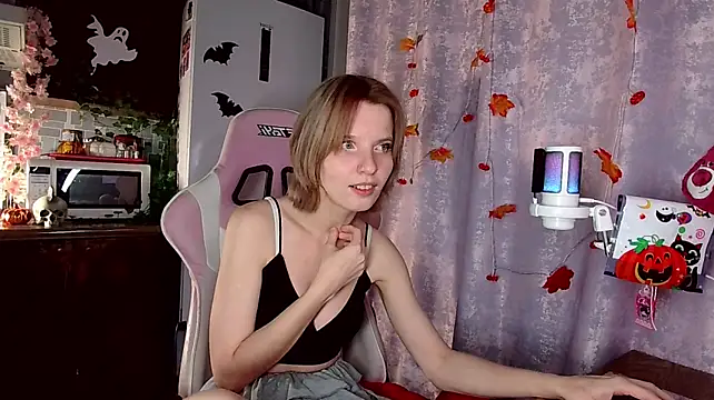 Madelaineses live cam on Stripchat