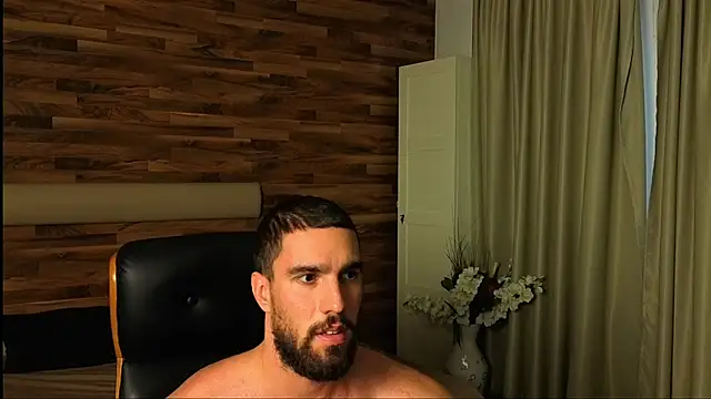IvanHydee live cam on Stripchat