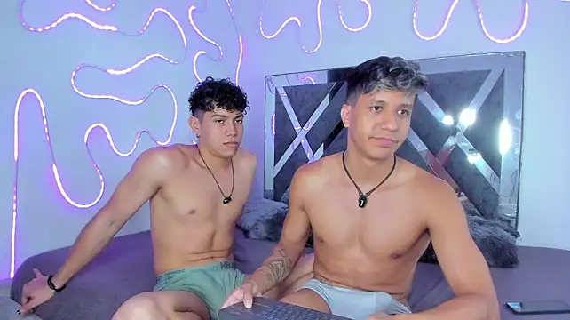 Robertmiller21 live cam on Stripchat