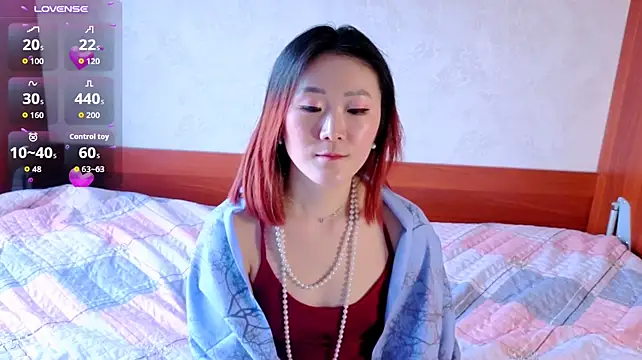 AikooYamada live cam on Stripchat