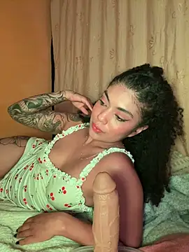Morenayaa live cam on Stripchat