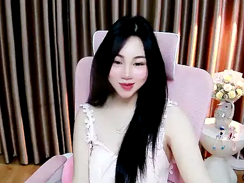 Helen_202 live cam on Stripchat