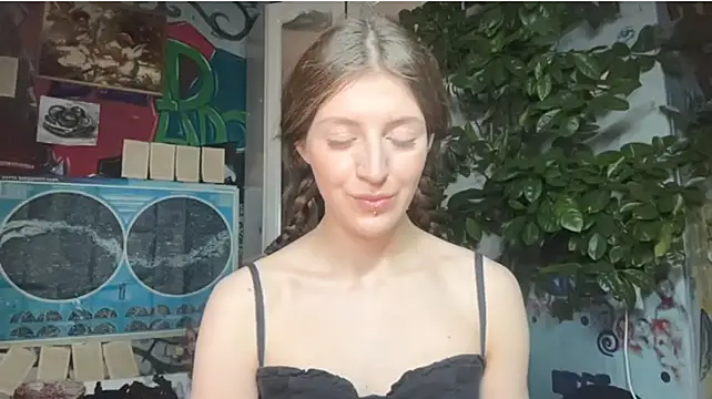 OurAnna live cam on Stripchat