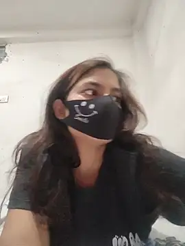 hotkriti65 live cam on Stripchat