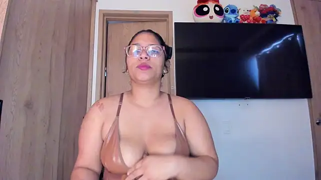 Vickyy30_ live cam on Stripchat