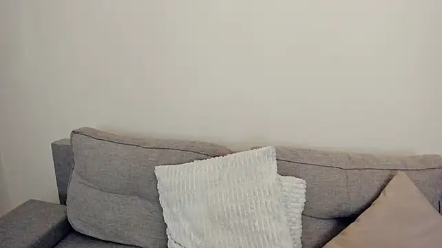 MaricruzSauders live cam on Stripchat