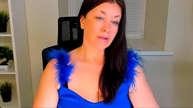 AnaMills live cam on Stripchat