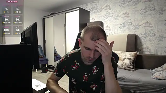 SerzhKorol1 live cam on Stripchat