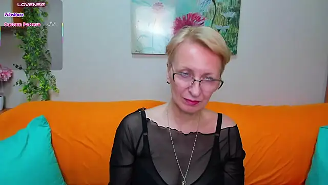 iamyourdream89 live cam on Stripchat