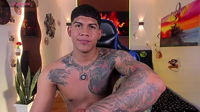 Damian_latinxxx live cam on Stripchat