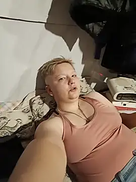 Tina_Mirabella live cam on Stripchat