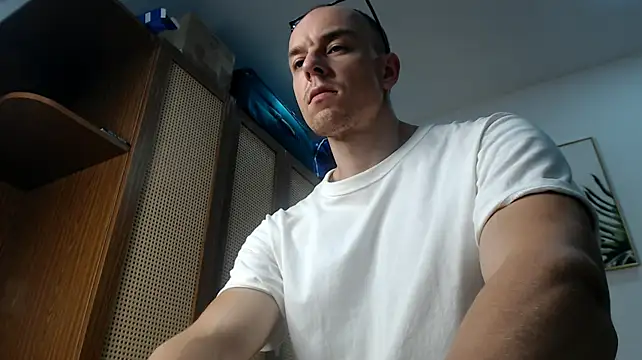 heilgarbest live cam on Stripchat
