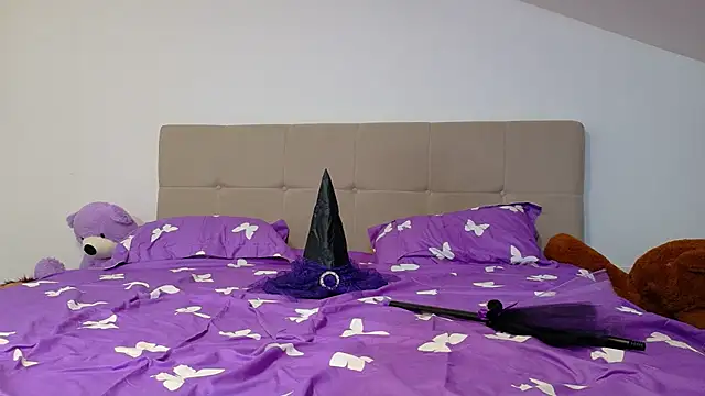SweetMaddy888 live cam on Stripchat