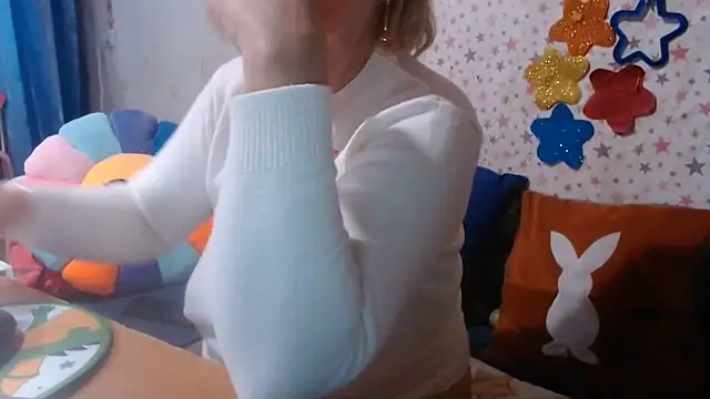 QueenLana live cam preview