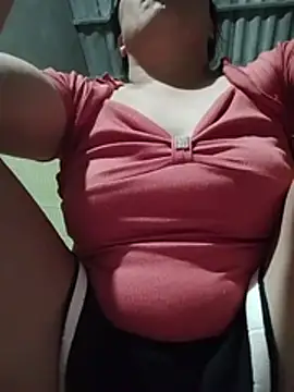 Olivia-11 live cam on Stripchat