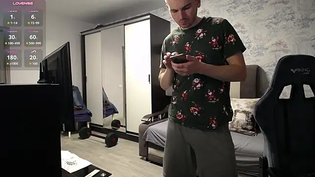 SerzhKorol1 live cam on Stripchat